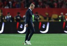 قلق في الأهلي بعد نقل المدرب إلى المستشفى بشكل عاجل