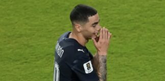 بطاقة حمراء تاريخية لألميرون لاعب وسط باراغواي في أول تطبيق لقاعدة تغطية الفم بالمونديال