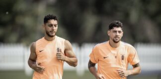 معسكر الأوروغواي يشتعل.. نجوم المنتخب يصطدمون ببيلسا في اجتماع عاصف