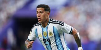 إنزو فيرنانديز يدخل تاريخ نهائيات كأس العالم بعد طرده أمام إسبانيا